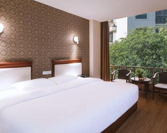 Qianye Hotel - Luzhou - Bedroom