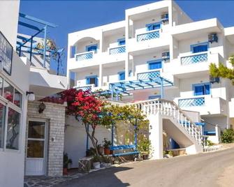 Castelia Bay Hotel - Lakki - Edificio