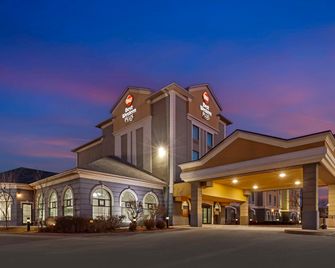 Best Western Plus Executive Inn - Toronto - Building
