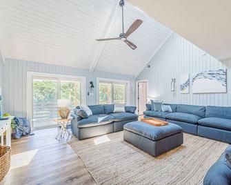 Beach Blessing - Southern Shores - Living room
