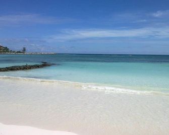 Villas Picalu Lodge - פוארטו אבנטוראס - חוף