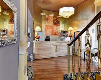 Hotel Davinci - מריאנסקה לאזנה - דלפק קבלה