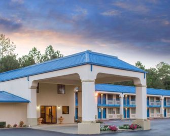 Days Inn by Wyndham Picayune - Picayune - Edificio