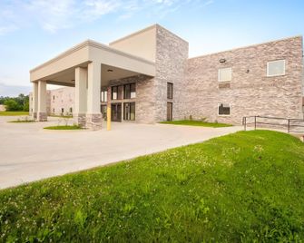 Red Lion Inn & Suites Adairsville - Adairsville - Building