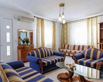 Villa Romantika - Chrisi Ammoudia