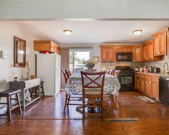 Fly Away Home - West Jordan - Kitchen