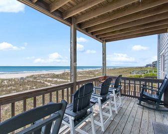 'All Good' Oceanfront 2 bedrooms, 2 bathrooms. - Supply - Balcony