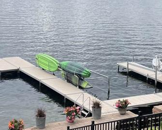 Fantastic 5 + Bedroom Lake Home You Have to See! License # 1963 - Alexandria