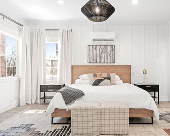 27 on Park Boutique Hotel & Venue - Dahlonega