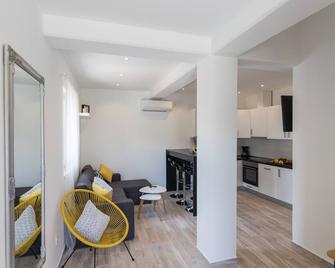 Apartments Siblings - Mokošica - Living room