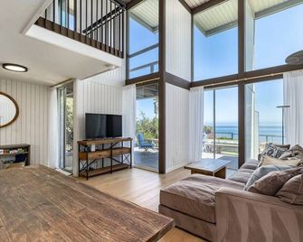 Stunning Oceanfront - Sunset Magazine Home - Santa Cruz - Living room