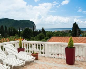 Hotel Wellness & Spa Angelo Gabriel - Petrovac - Balcón