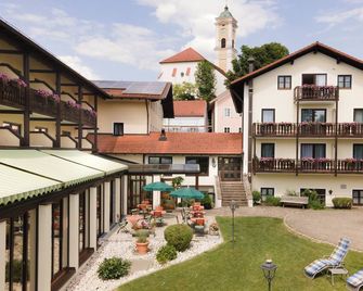 Gräfliches Hotel Alte Post - Bad Birnbach - Budova