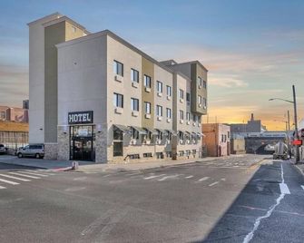 Hotel Pergola Jfk Airport - Queens - Edificio