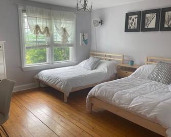Family Home In the Heart of the Village of Chester - Chester