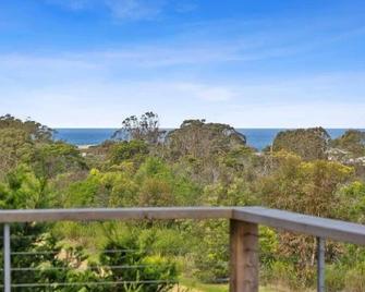 Valley to Sea Luxury Coast Getaway - Torquay - Balcony