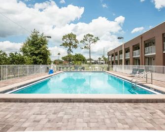 Rw Hotel - Kissimmee - Uima-allas