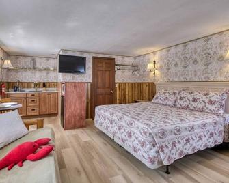 18 Acadia Lodge King Bed Ac Open Hearth Inn - Trenton - Camera da letto