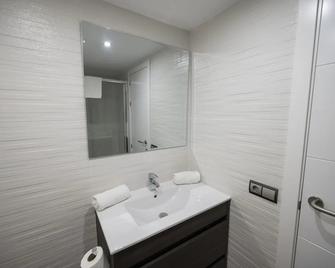 Apartamentos Blanco Sol - Sant Josep de sa Talaia - Bad
