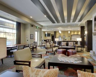 Staybridge Suites Madison - Fitchburg By IHG - Fitchburg - Sala de estar