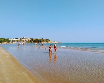 Charming House in Vieste with Shared Pool and Terrace - Vieste - Plage