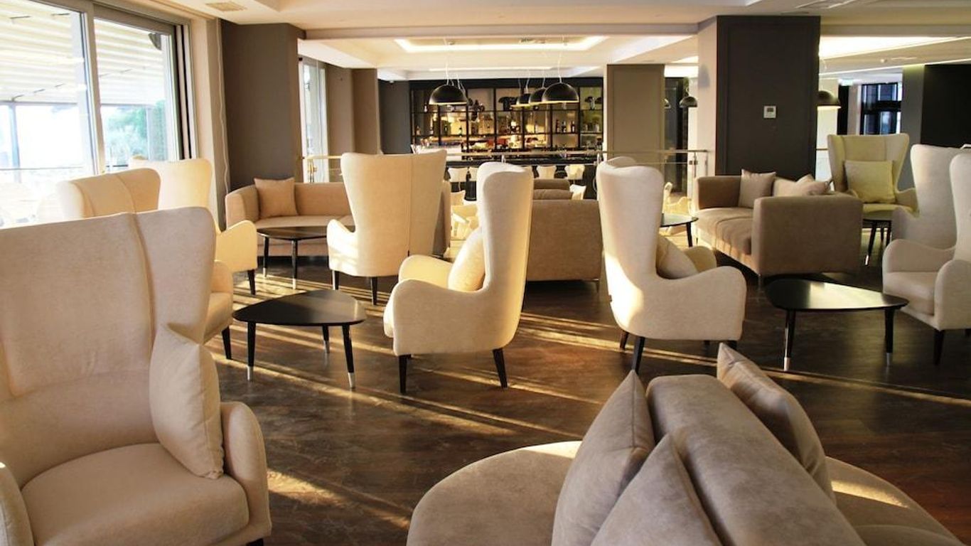 بريميوم بيتش هوتل