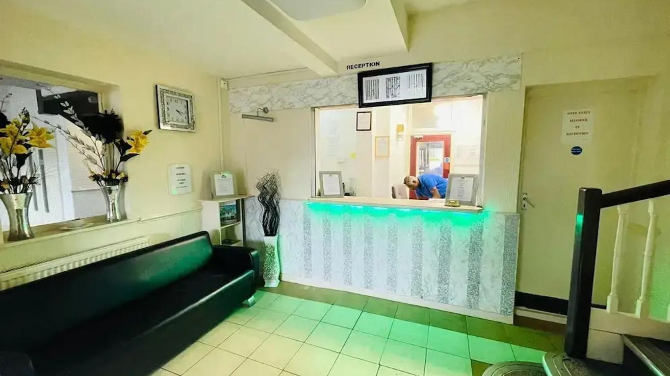 Star Hotel, South Leicester