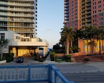 Hotel Motel Lauderdale Inn - Fort Lauderdale - Vista del exterior