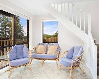 Shirl's By The Sea - Beach At Your Doorstep - Gerringong - Wohnzimmer