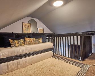 Classic New Orleans Camelback Right Off Magazine! - Nueva Orleans - Sala de estar