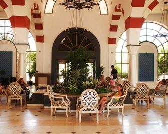 Club Hotel Maxima - Ozdere - Lobby