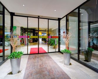Ibis Styles Leipzig - Schkeuditz - Лоббі