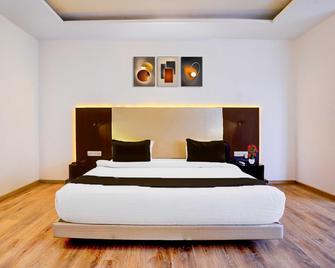 Collection O Bombay Exhibition Centre Goregaon - Mumbai - Bedroom