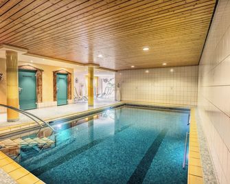 Landhotel Talblick - Neuweiler - Pool