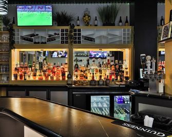 Hotel Executive Suites - Carteret - Bar