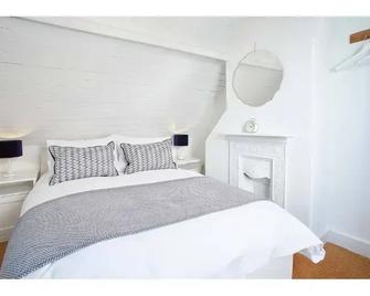 Gun Gutter House - Saltburn-by-the-Sea