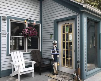 Harbor Light Inn - Ellison Bay - Patio