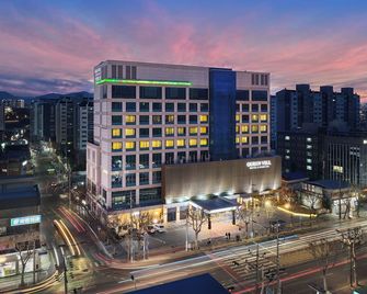 Queenvell Hotel - Ντέγκου - Κτίριο