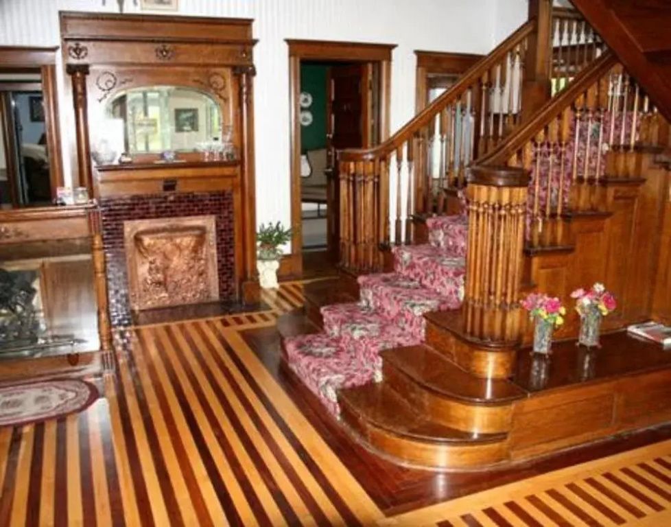 Mansion House Motel - Buffalo - Trappen