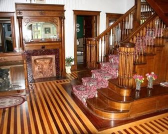 Mansion House Motel - Buffalo - Trappen