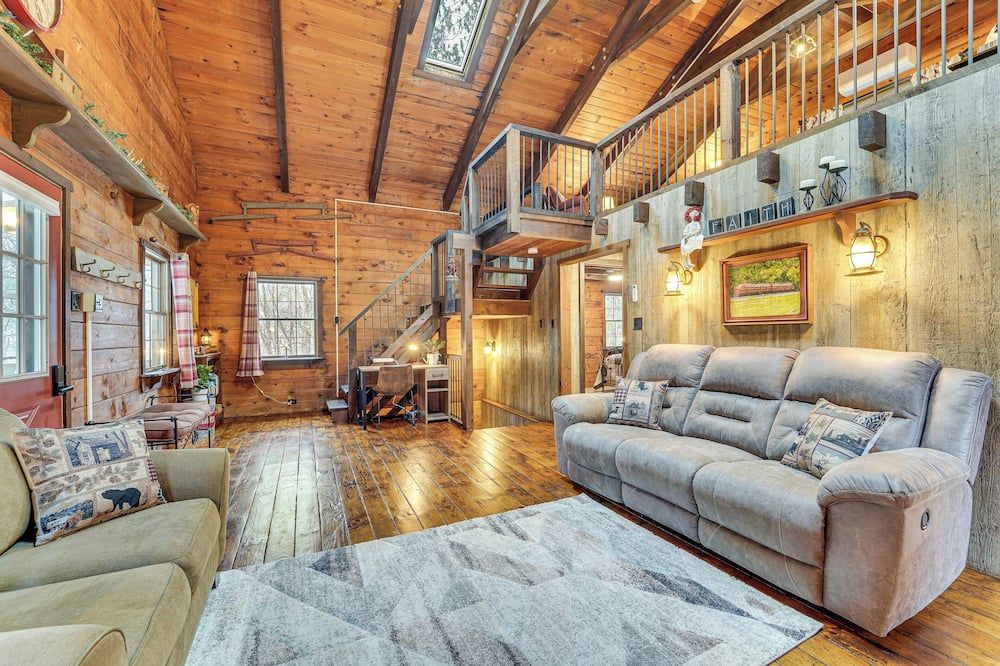 Family-Friendly Tyrone Cabin w/ Deck Near Hiking