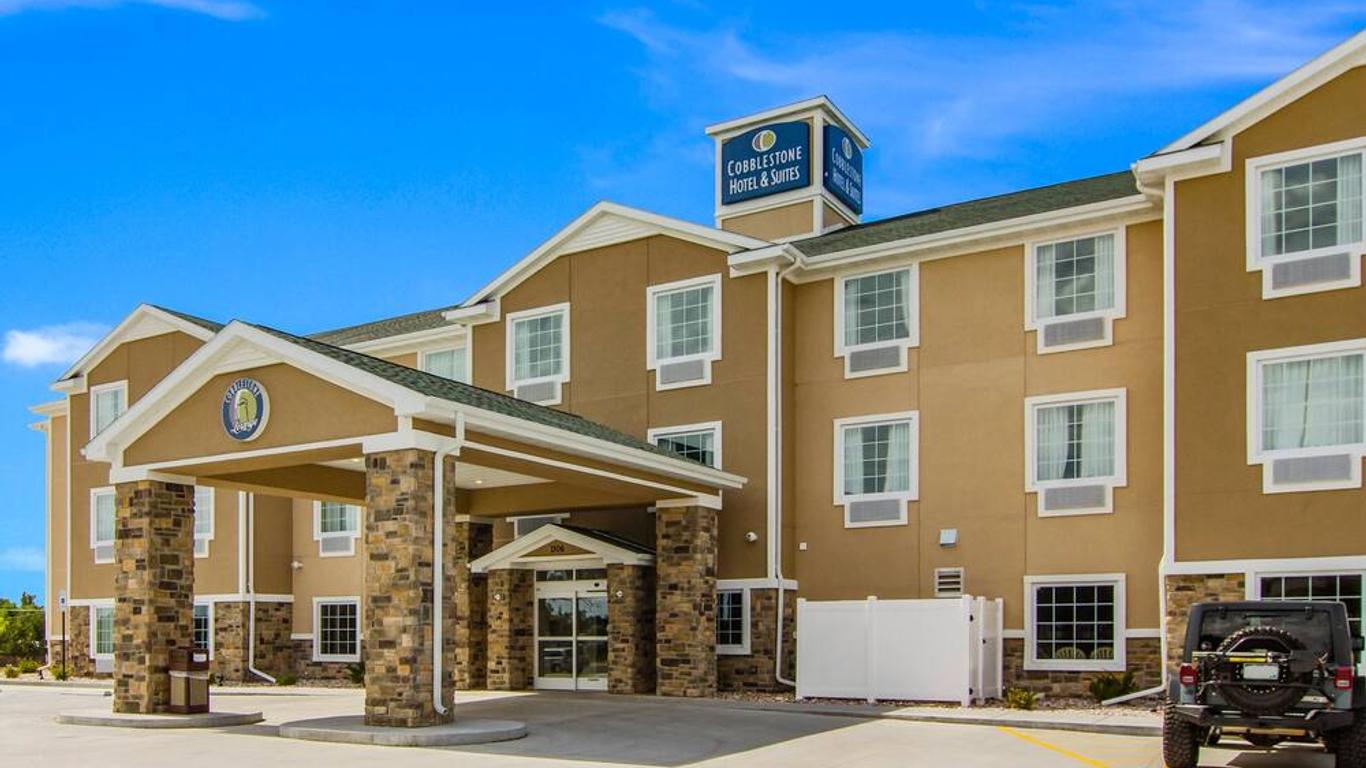 Cobblestone Hotel & Suites - Torrington