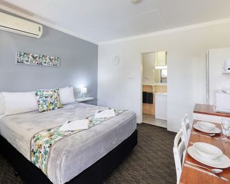 Oasis Motel - Peak Hill - Bedroom