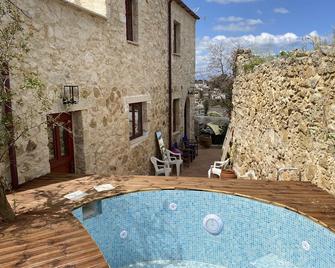 La Perla de Maroulas - Maroulas - Piscina