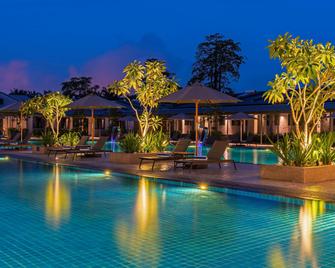 Ibis Styles Sepang Klia - Sepang - Pool