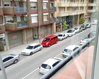 Central And Modern Accommodation - Tarrega - Вигляд зовні