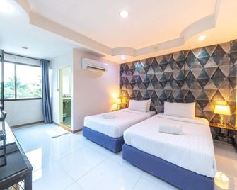 Bed By Tha-Pra Sha Plus - בנגקוק