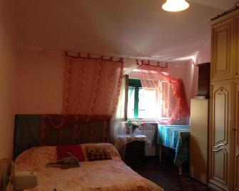 appartamento economico con tre stanze - Gênes - Chambre