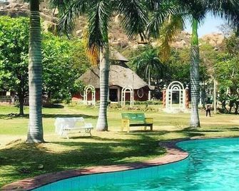 Kishkinda Hertiage Resort - Hampi - Piscina