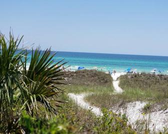 Florida Cottage. 1 Bedroom,1 Bath, Full Kitchen Sleeps Two. Apartment #4 - Laguna Beach - Playa